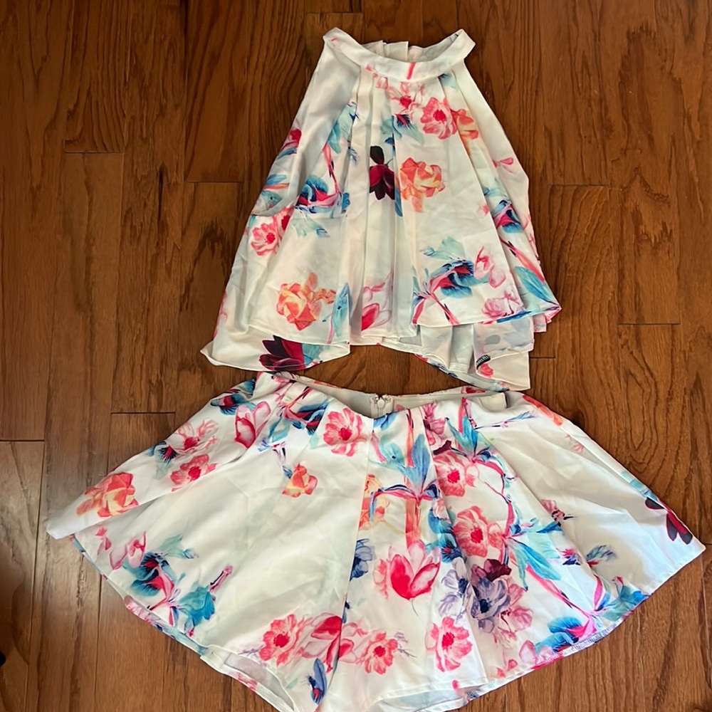 L’ATISTE by Amy crop top and shorts.